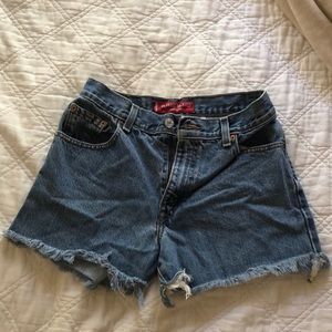 Levi, fits size S or XS, jean shorts